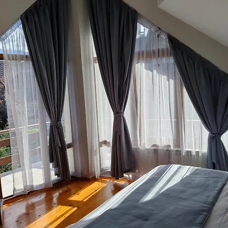 Vilă Deja Vu Private Jacuzzi&sauna, Fireplace, 3 Bedrooms, Near Bansko Razlog