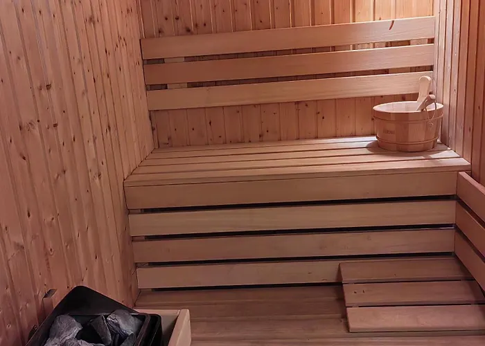 Villa Deja Vu Private Jacuzzi & Sauna, Fireplace, 3 Bedrooms, Near Bansko