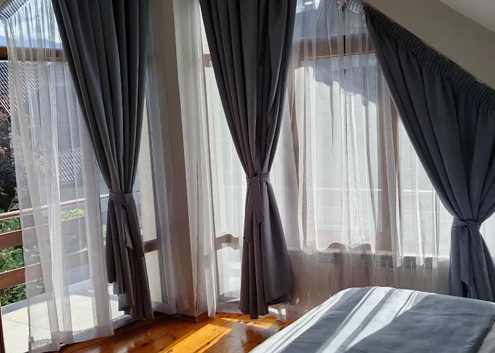 Villa Deja Vu Private Jacuzzi & Sauna, Fireplace, 3 Bedrooms, Near Bansko Razlog