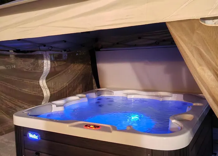 Deja Vu Private Jacuzzi & Sauna, Fireplace, 3 Bedrooms, Near Bansko Villa *