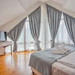 Deja Vu Private Jacuzzi & Sauna, Fireplace, 3 Bedrooms, Near Bansko