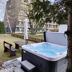 Villa Deja Vu Private Jacuzzi & Sauna, Fireplace, 3 Bedrooms, Near Bansko