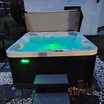 Villa Deja Vu Private Jacuzzi & Sauna, Fireplace, 3 Bedrooms, Near Bansko *