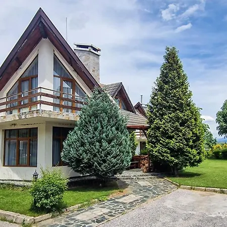 Déjà Vu Cozy Mountain Retreat *