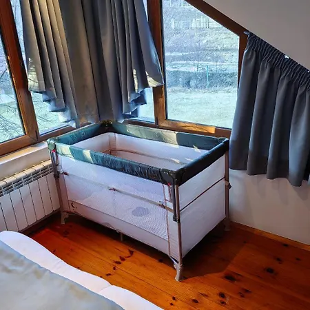 Déjà Vu Cozy Mountain Retreat