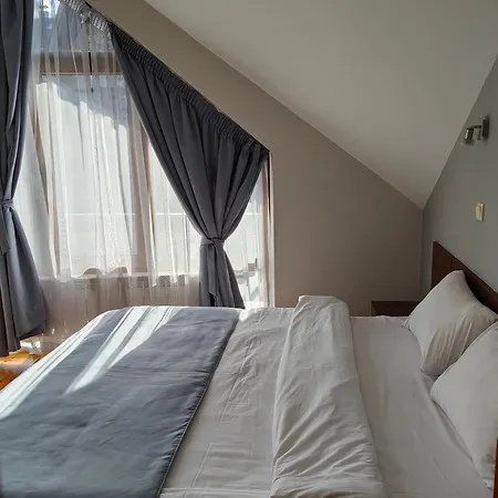 Déjà Vu Cozy Mountain Retreat *