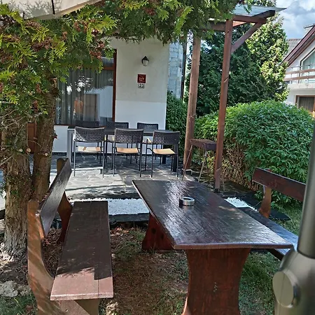 Deja Vu Private Jacuzzi & Sauna, Fireplace, 3 Bedrooms, Near Bansko *