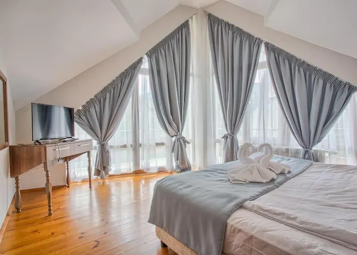 Deja Vu Private Jacuzzi & Sauna, Fireplace, 3 Bedrooms, Near Bansko