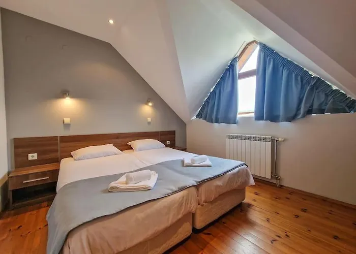 Deja Vu Private Jacuzzi & Sauna, Fireplace, 3 Bedrooms, Near Bansko