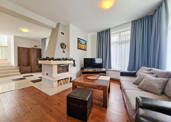 Deja Vu Private Jacuzzi & Sauna, Fireplace, 3 Bedrooms, Near Bansko Villa *