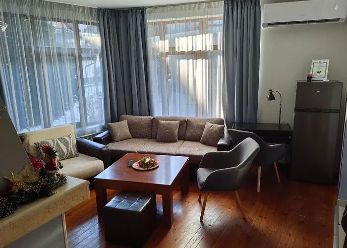 Deja Vu Private Jacuzzi & Sauna, Fireplace, 3 Bedrooms, Near Bansko Villa