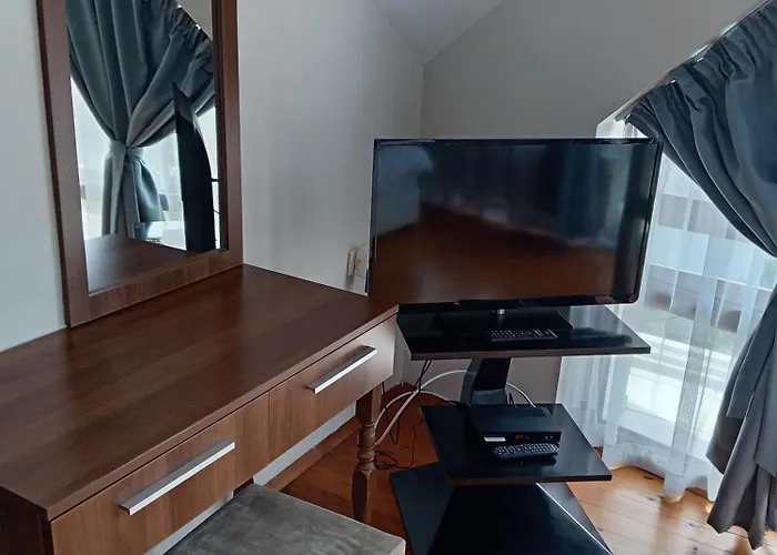 Villa Deja Vu Private Jacuzzi & Sauna, Fireplace, 3 Bedrooms, Near Bansko Raslog