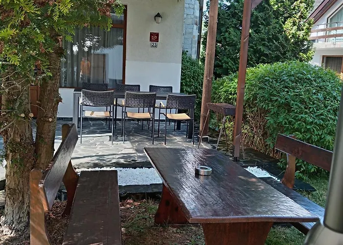 Deja Vu Private Jacuzzi & Sauna, Fireplace, 3 Bedrooms, Near Bansko *