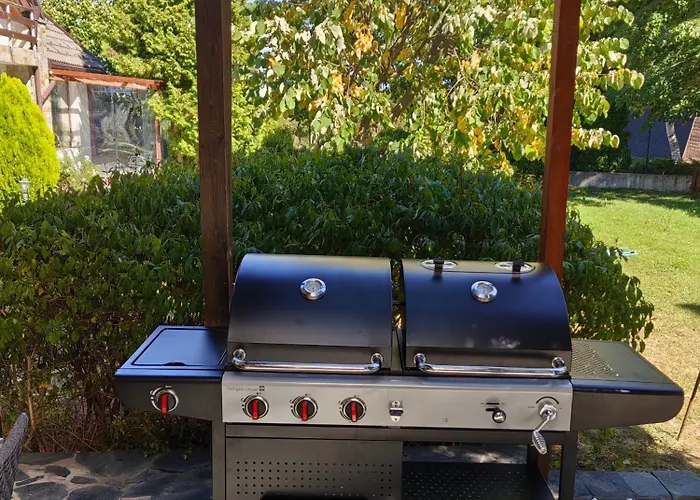 Villa Deja Vu Private Jacuzzi & Sauna, Fireplace, 3 Bedrooms, Near Bansko *