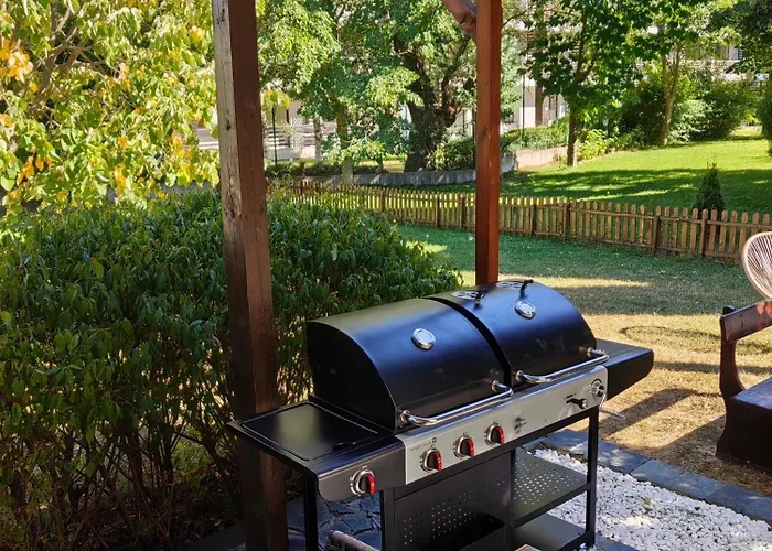 Deja Vu Private Jacuzzi & Sauna, Fireplace, 3 Bedrooms, Near Bansko *