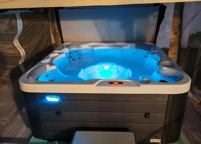 Villa Deja Vu Private Jacuzzi & Sauna, Fireplace, 3 Bedrooms, Near Bansko *