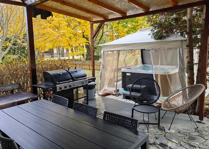 Deja Vu Private Jacuzzi & Sauna, Fireplace, 3 Bedrooms, Near Bansko